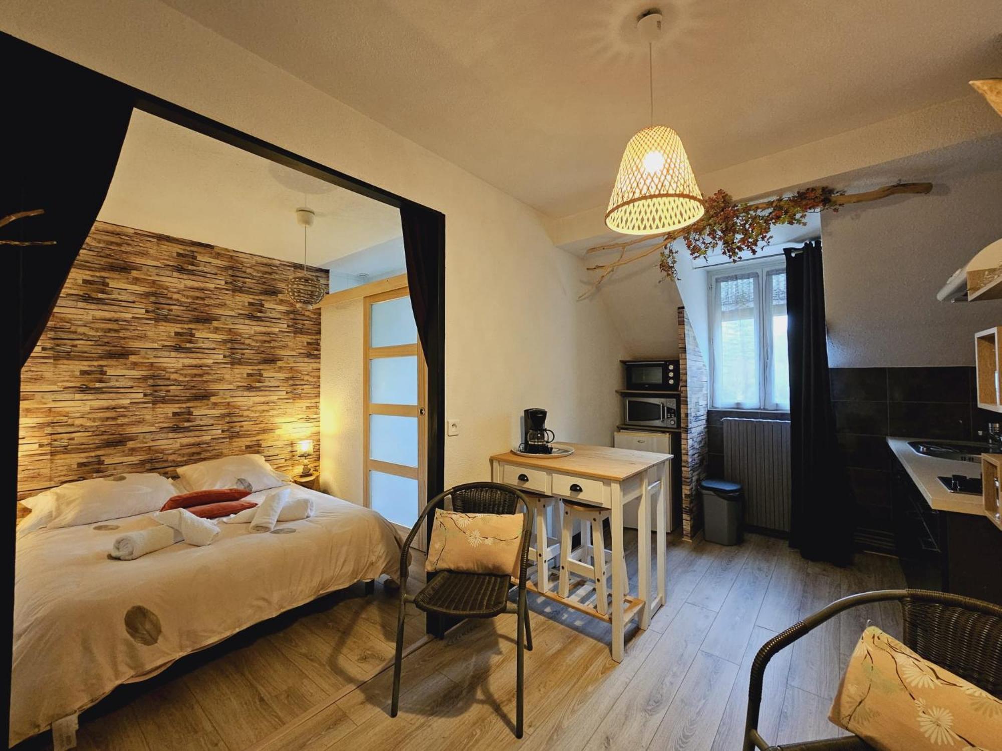 La Tour Des Quatre Chemins Apartment Gramat Bagian luar foto