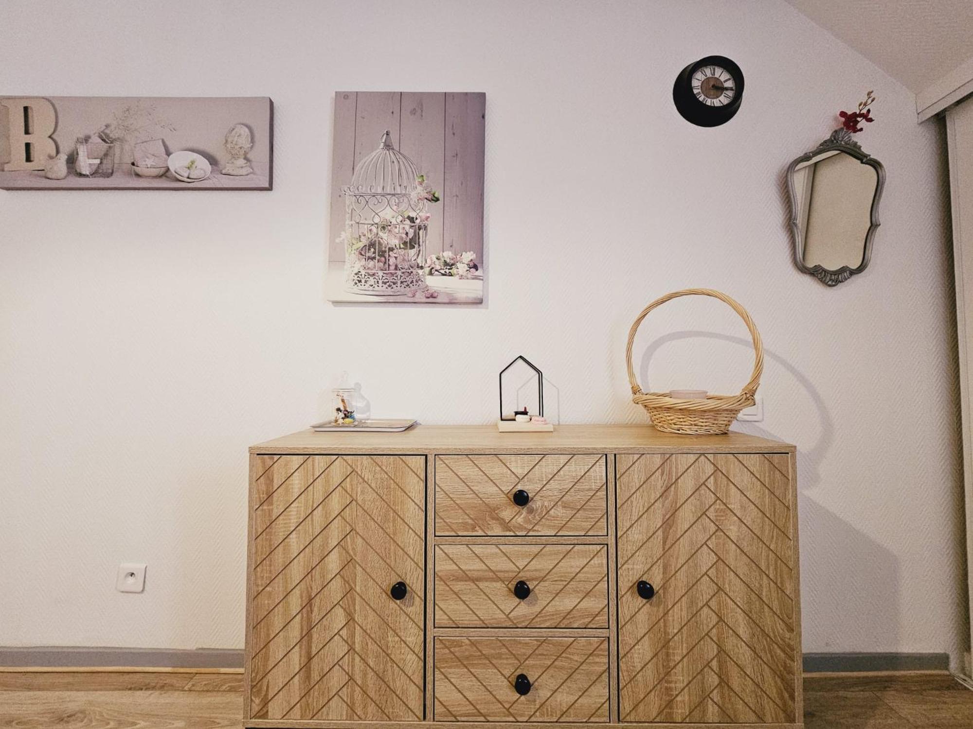 La Tour Des Quatre Chemins Apartment Gramat Bagian luar foto